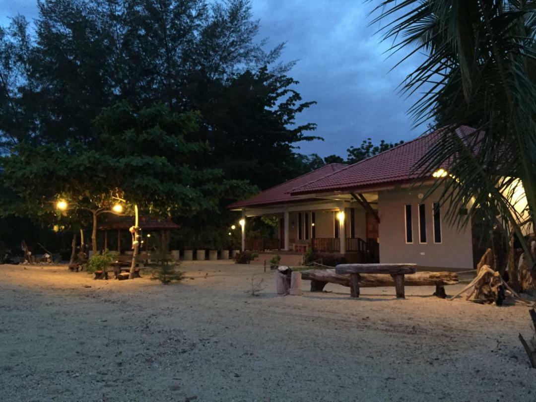 Red Coral Cottage ランカウイ島 エクステリア 写真